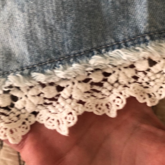 NWOT Cutoff & Lace Hem Denim Shorts - Picture 7 of 8